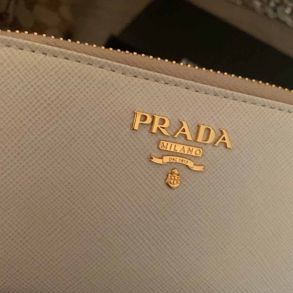 PRADA key Case - Picture 2 of 8